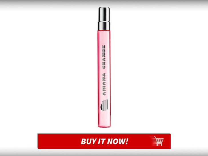 Ariana-Grande-Cloud-Pink-Eau-de-Parfum-Gift-Guide-Beauty-Skin-Care-MAIN