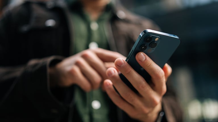 AI on phones goes beyond the use of chatbots and voice assistants. (Photo: Adobe Stock)