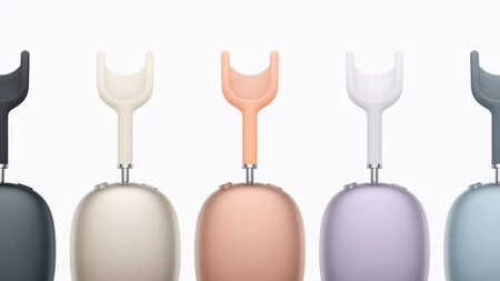 The color and design of AirPods Max are identical to the previous model