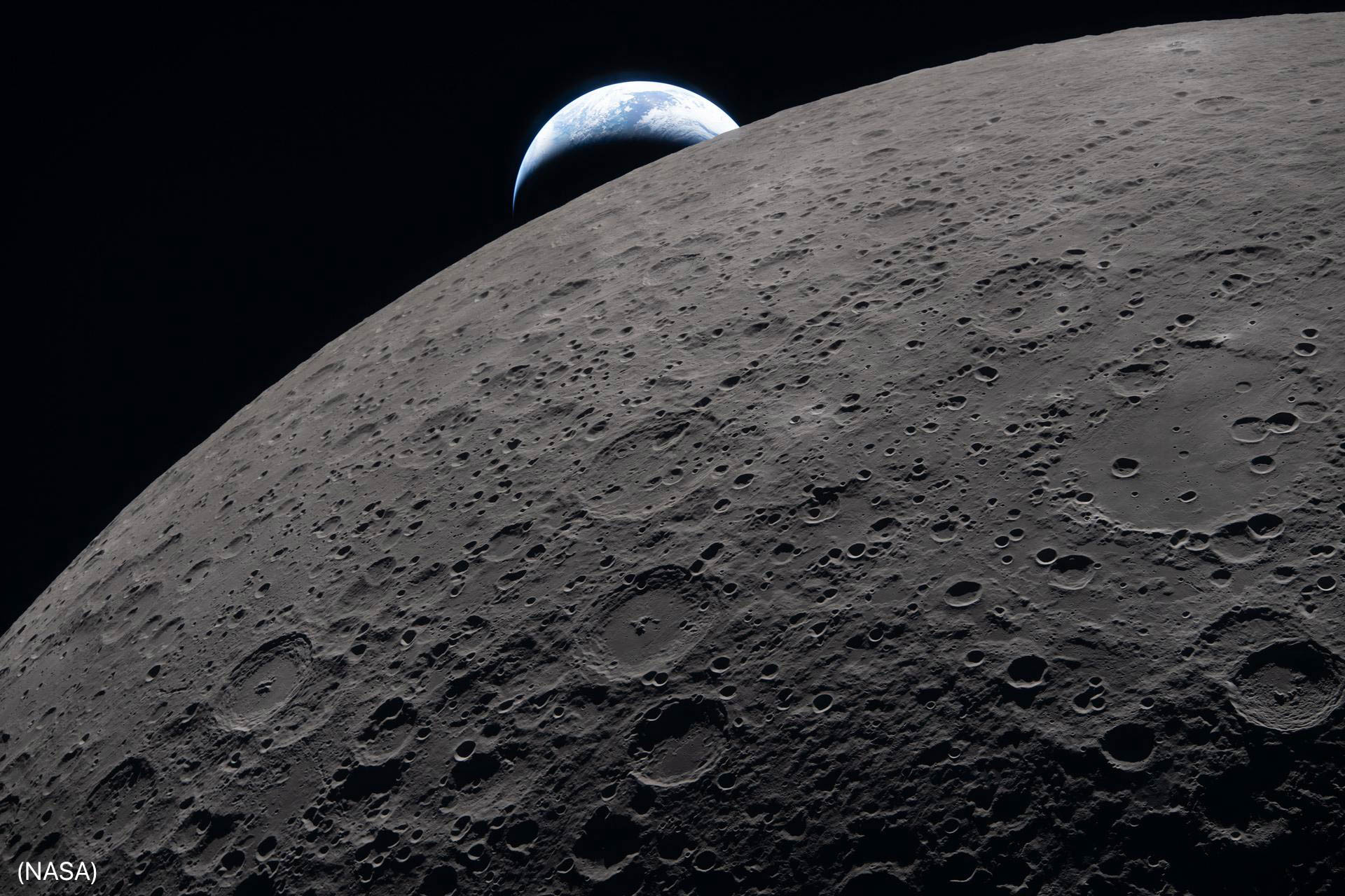 Earth passes the surface of the Moon (NASA) Earth passes the surface of the Moon (NASA)